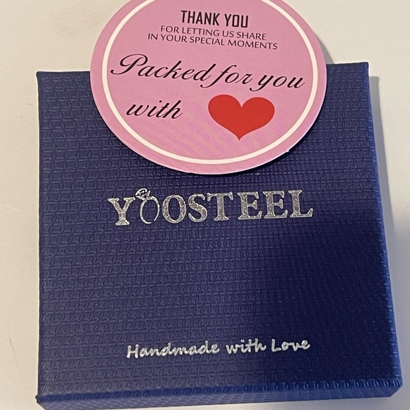 New in Gift Box 2 Gold Tone Necklaces Initial N Necklace 1 Accent Necklace - Picture 3 of 4